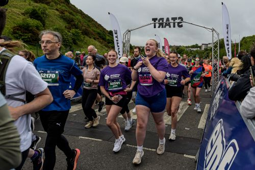 Alzheimer Scotland runners at the start line